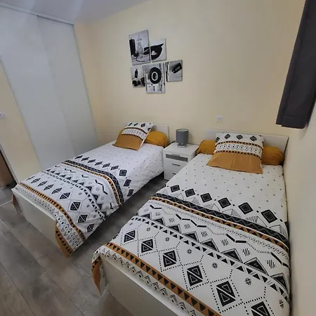 Le Touristic Appartement *